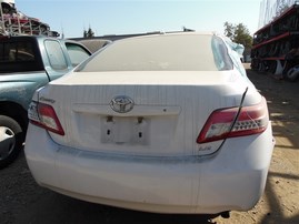 2011 Toyota Camry LE White 2.5L AT #Z21537